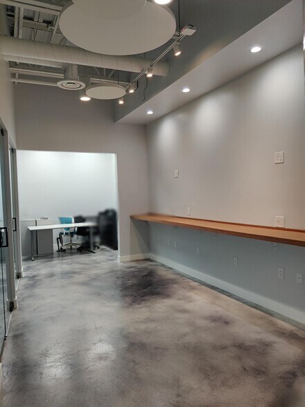 More Photos Of 3748 Bayer Ave, Long Beach Office For Lease
