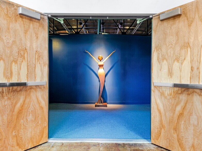 More Photos Of 125 S Main St, Hendersonville Storefront For Sale