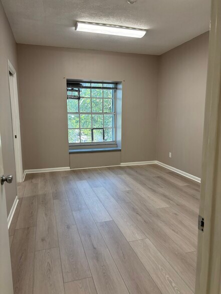 More Photos Of 1515 Tamiami Trl S, Venice Office Residential For Lease