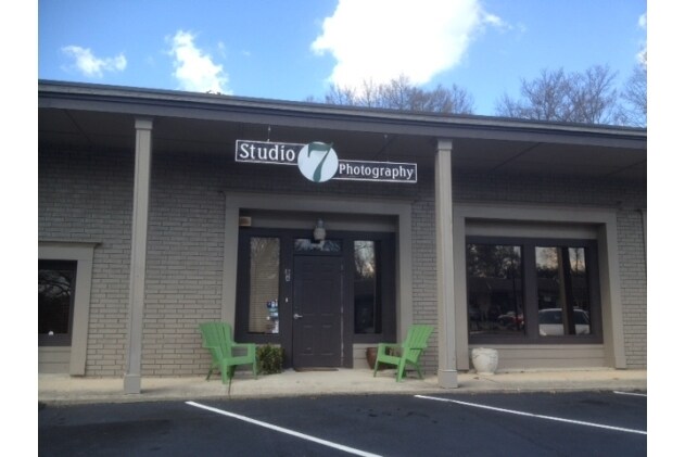 More Photos Of 42 Oak St, Roswell Freestanding For Lease
