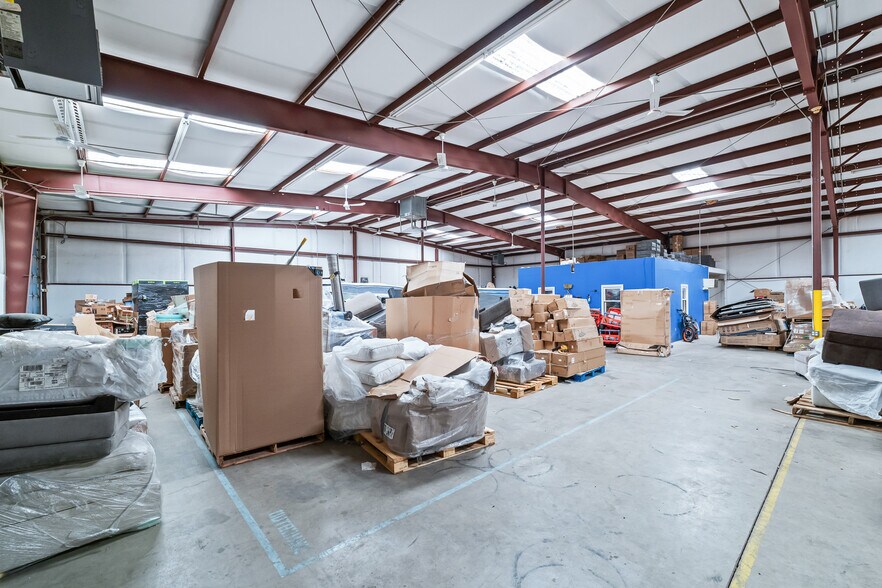 More Photos Of 4335 N Santa Fe Dr, Kingman Industrial For Sale