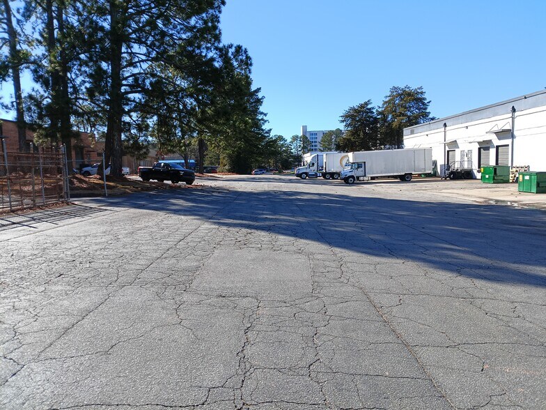 More Photos Of 5945 Peachtree Cors E, Peachtree Corners Flex For Sale