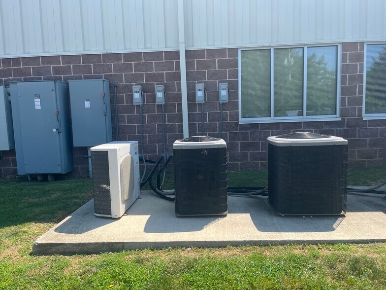 More Photos Of 1401 AIP Dr, Middletown Warehouse For Sale