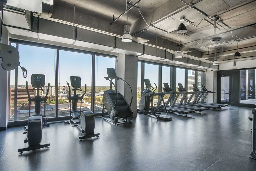 More Photos Of 300 Colorado St, Austin Office For Lease