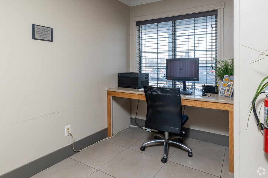 More Photos Of 541 W Dussel Dr, Maumee Hotel For Sale