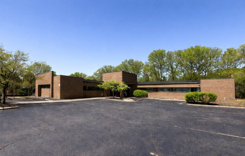 Primary Photo Of 42 Woodcroft Trl, Dayton Medical For Lease