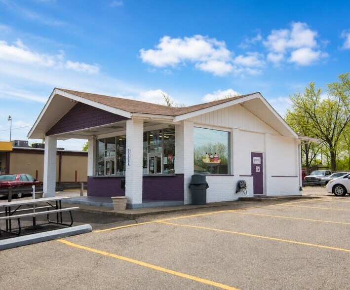 More Photos Of 11320 Saginaw rd, Grand Blanc Storefront For Sale