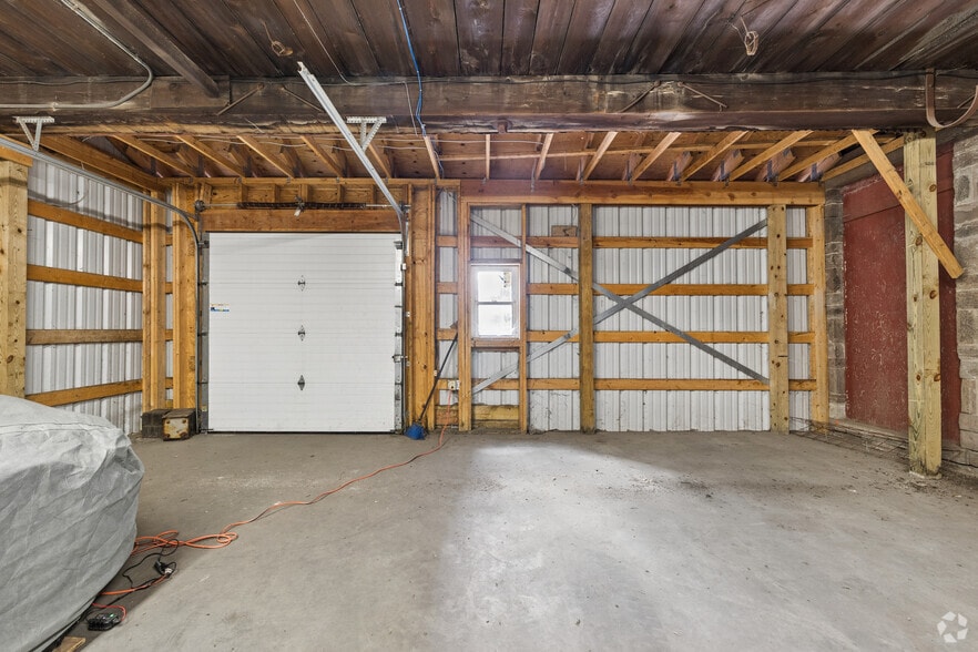 More Photos Of 17 Mill Pl, New York Mills Unknown For Sale