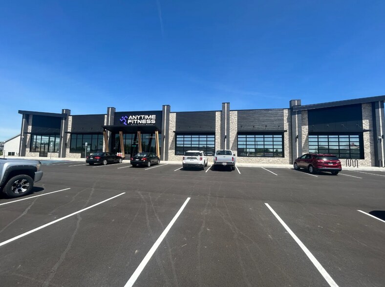 More Photos Of 17980 Brandywine Dr, Lowell Storefront For Lease