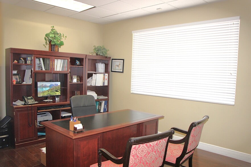 More Photos Of 6143 S Orange Blossom Trl, Orlando Loft Creative Space For Sale