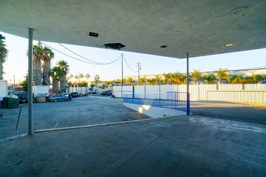 More Photos Of 13501 S Main St, Los Angeles Warehouse For Lease