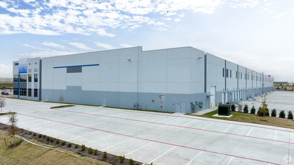 More Photos Of 1021 Everman Pky, Fort Worth Distribution For Lease
