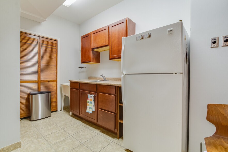 More Photos Of 227-229 S Washington Sq, Lansing Storefront Retail Office For Sale