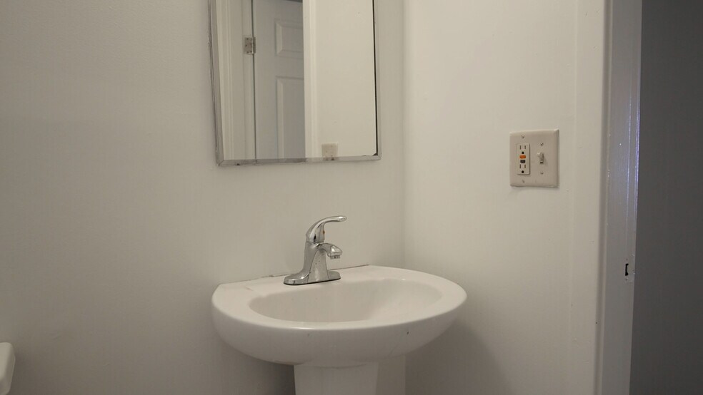 More Photos Of 1429 San Marco Blvd, Jacksonville General Retail For Sale