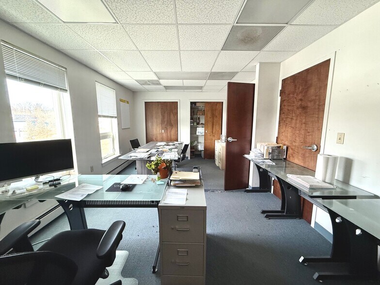 More Photos Of 624 S Prince St, Lancaster Flex For Sale