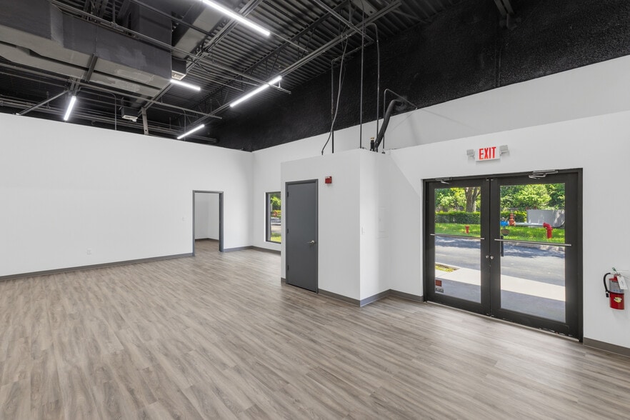 More Photos Of 11576 Pierson Rd, Wellington Warehouse For Lease