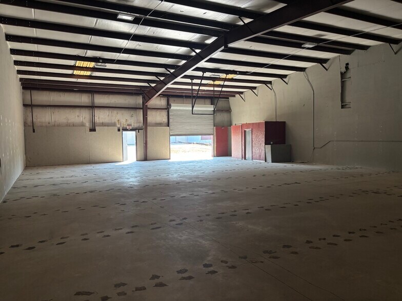 More Photos Of 600 Keystone Ct, Pelham Industrial For Lease