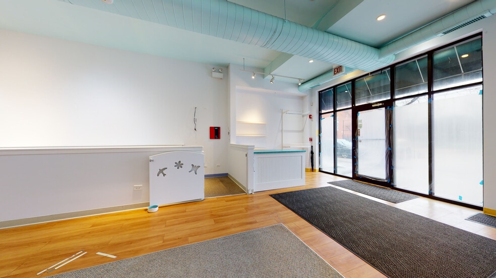More Photos Of 3827 N Southport Ave, Chicago Storefront Retail Residential For Lease