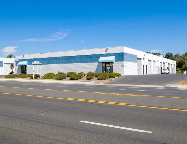 More Photos Of 747 Twin Oaks Valley Rd, San Marcos Manufacturing For Lease