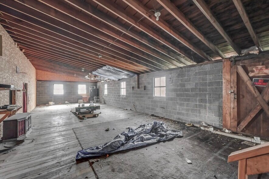 More Photos Of 317 S 10th Ave, Scranton Warehouse For Sale