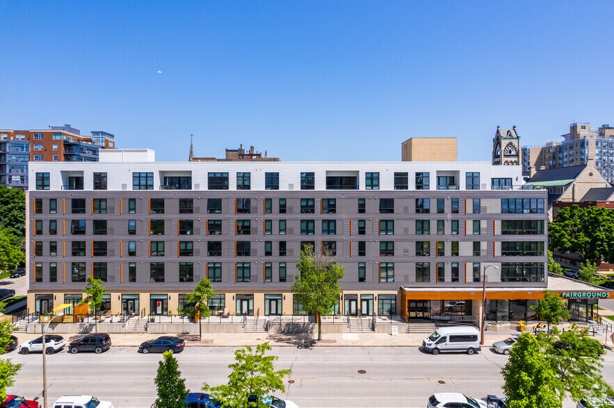 More Photos Of 916 E State St, Milwaukee Apartments For Lease