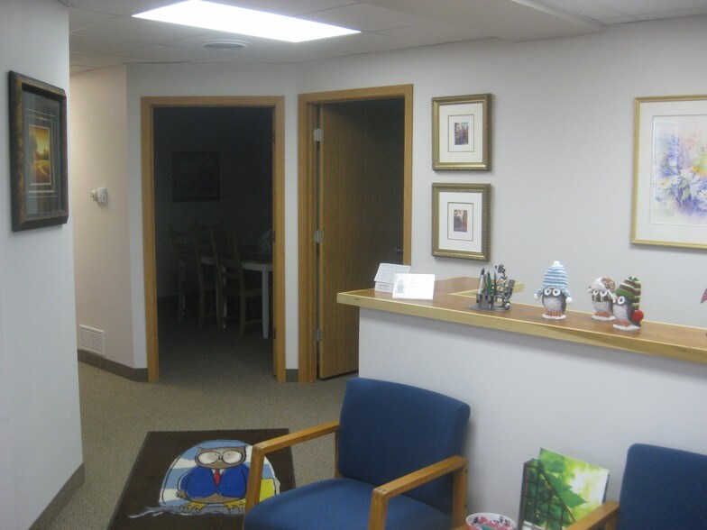 More Photos Of 25 Red River Ave N, Cold Spring Coworking Space