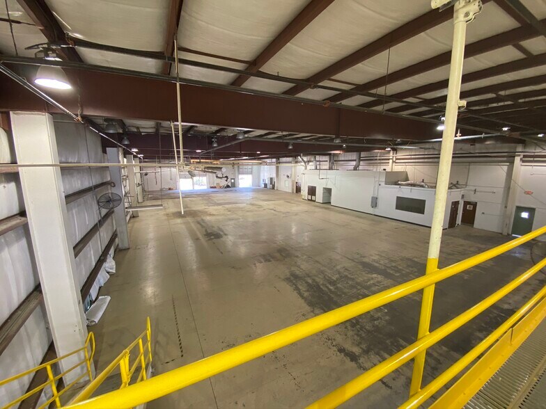 More Photos Of 1920 Cypress Lake Dr, Orlando Manufacturing For Lease