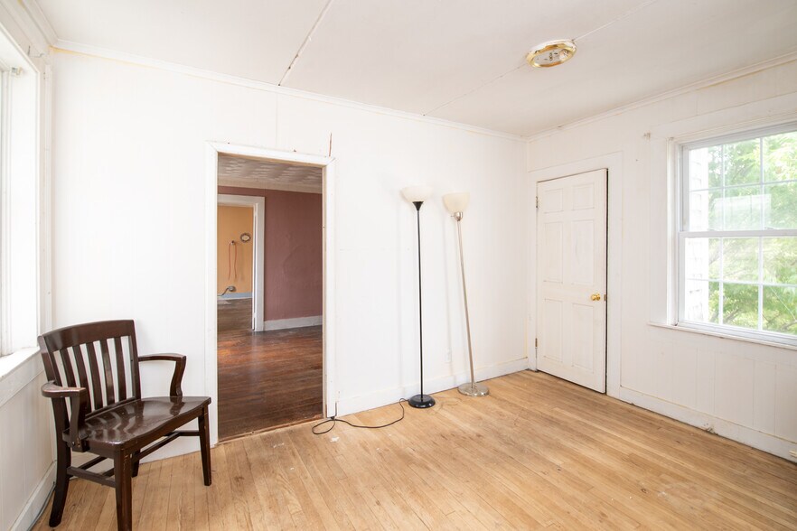 More Photos Of 13 S 6th St, New Bedford Office For Sale