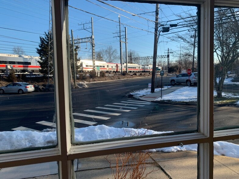 More Photos Of 49-51 Tokeneke Rd, Darien General Retail For Sale