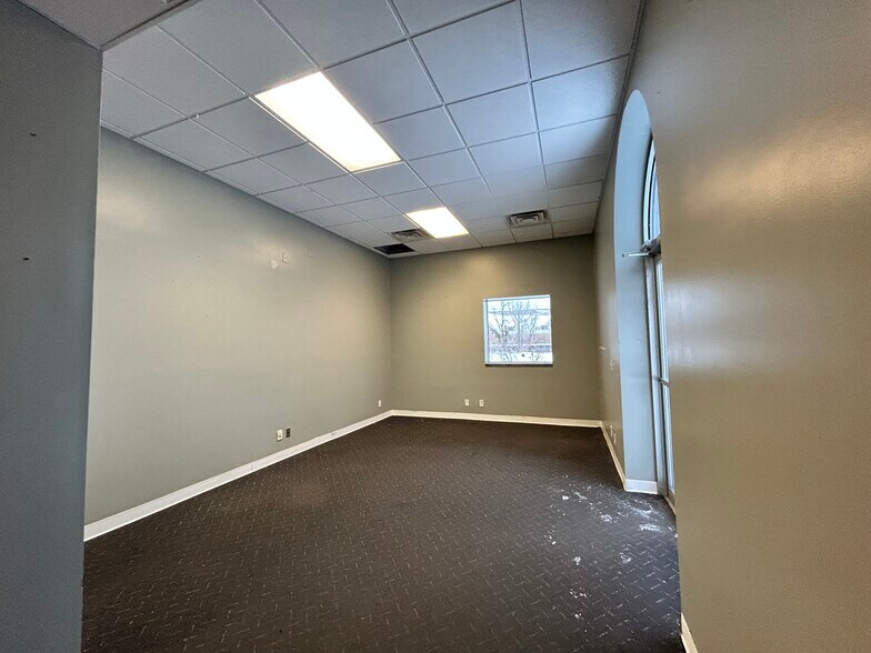 More Photos Of 3234 S Westnedge Ave, Kalamazoo Medical For Sale