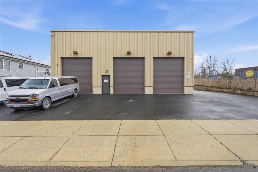 More Photos Of 559 Orange Ave, West Haven, Ct, West Haven Storefront For Sale