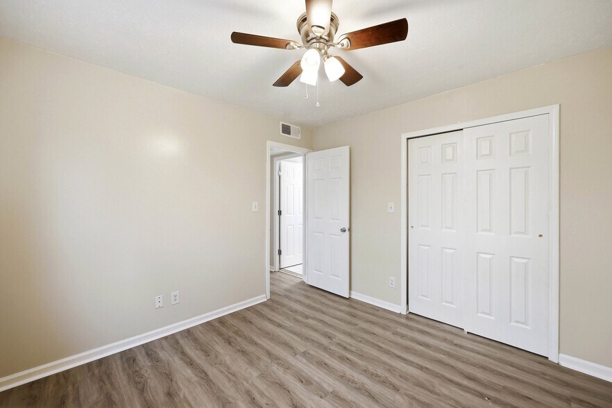 More Photos Of 2189 Baringer Ave, Louisville Apartments For Sale