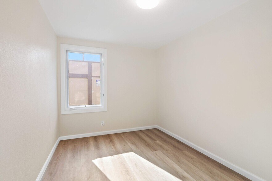 More Photos Of 528 Daisy Ave, Long Beach Apartments For Sale