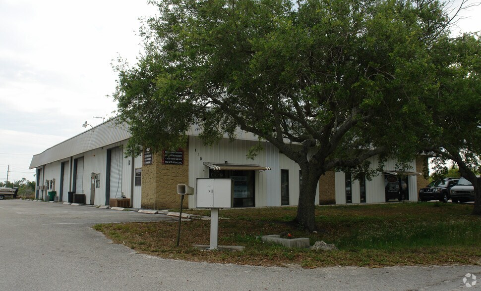 More Photos Of 1101 Sun Century Rd, Naples Warehouse For Lease