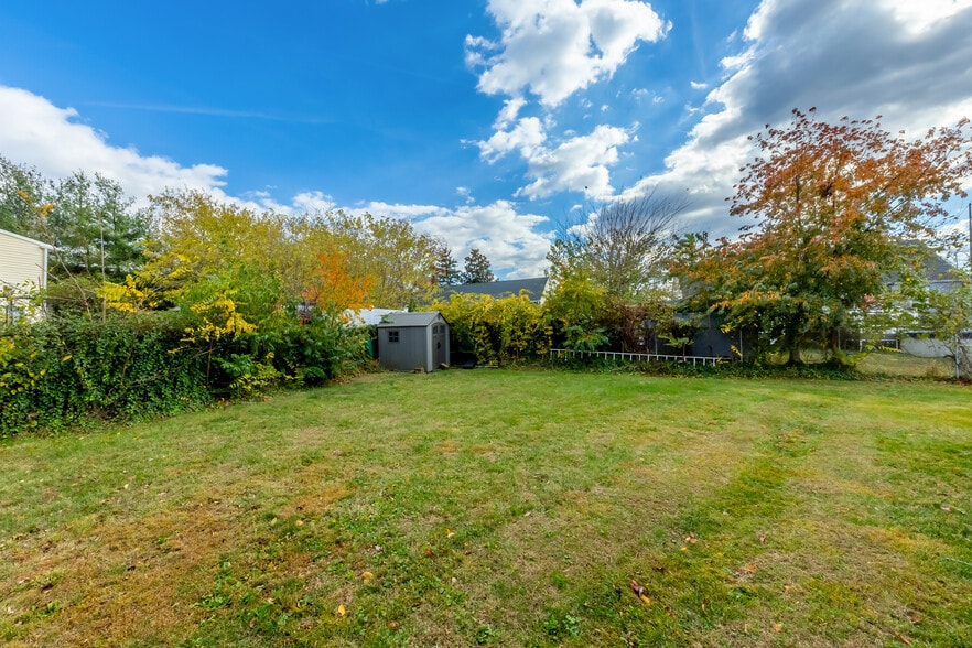 More Photos Of 40 W Kings Hwy, Mount Ephraim Office For Sale