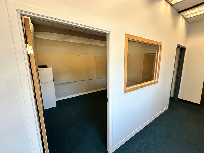 More Photos Of 4865 Arthur Kill Rd, Staten Island Warehouse For Sale