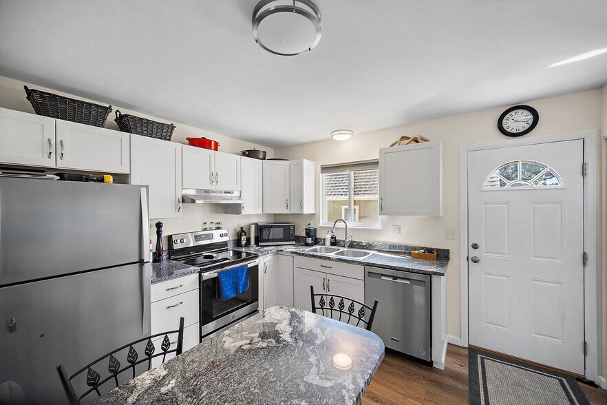More Photos Of 2350 Split Rock Dr, Colorado Springs Apartments For Sale
