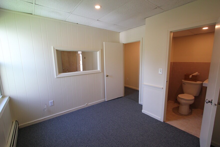 More Photos Of 16-18 Cottage St, Franklin Unknown For Lease