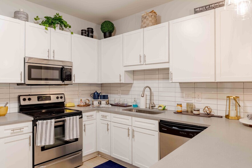 More Photos Of 310-330 15th Ave SE, Minneapolis Apartments For Lease