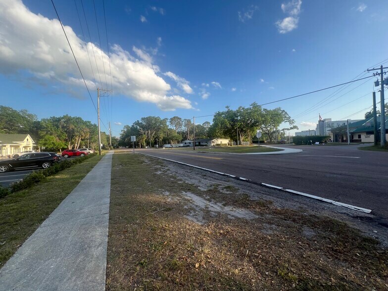 More Photos Of 9416-9418 Balm Riverview Rd, Riverview Medical For Lease