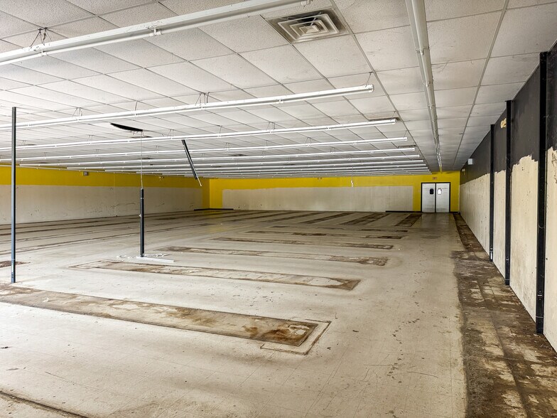 More Photos Of 1395 N Bobby L Glover Hwy, Carlisle Freestanding For Lease