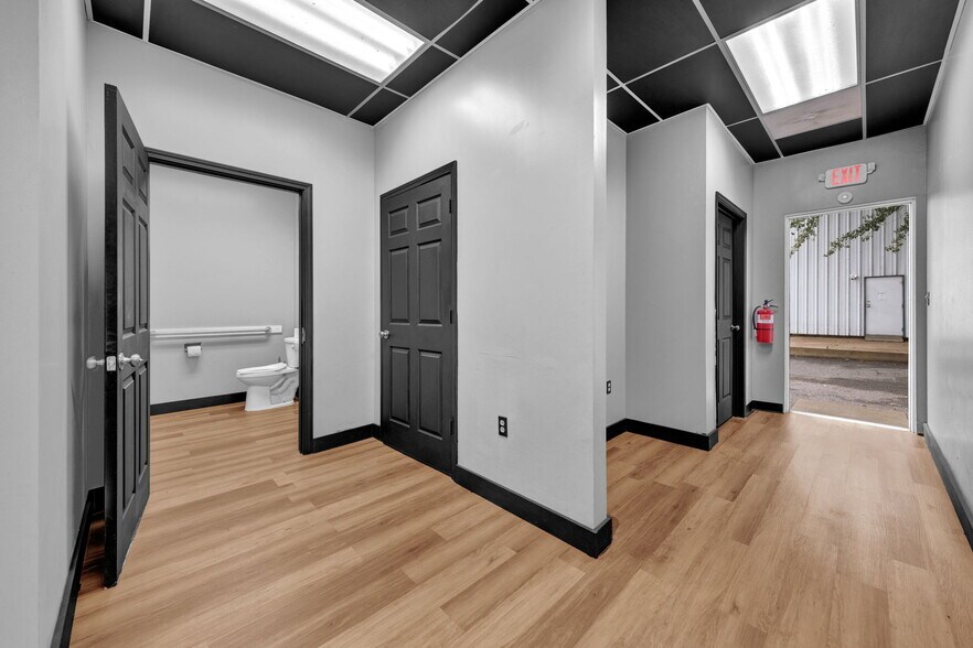 More Photos Of 5079 Old Summer Rd, Memphis General Retail For Sale