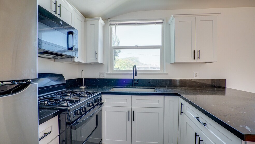More Photos Of 331 W Windsor Rd, Glendale Apartments For Sale