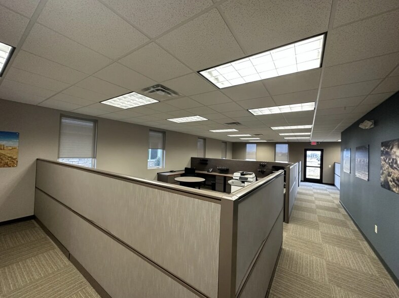 More Photos Of 151 Saint Andrews Ct, Mankato Office For Lease