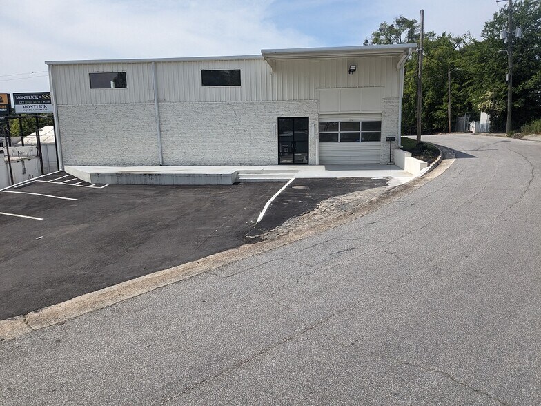 More Photos Of 1731 Taylor St NW, Atlanta Showroom For Lease