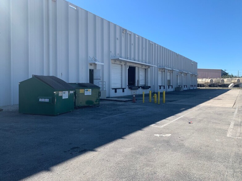 More Photos Of 3380 NW 114th St, Miami Warehouse For Lease