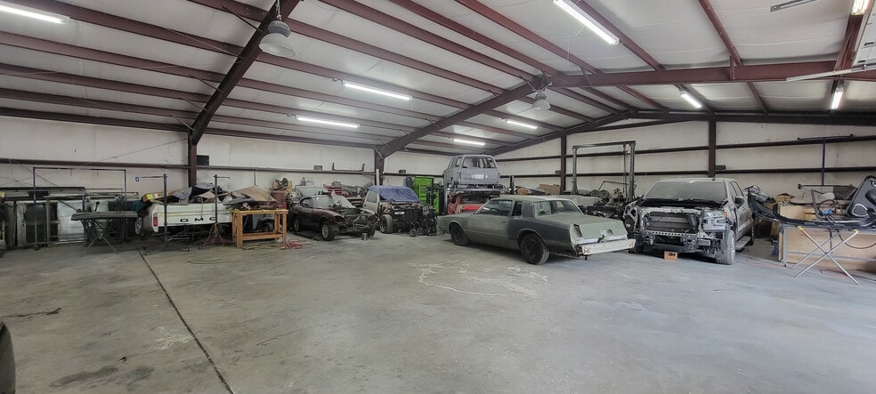 More Photos Of 1005 W 5th North St, Summerville Warehouse For Lease
