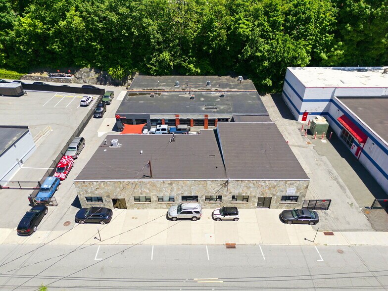 More Photos Of 66 Marbledale Rd, Tuckahoe Manufacturing For Lease