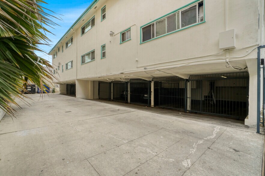 More Photos Of 400 S Mariposa Ave, Los Angeles Apartments For Sale