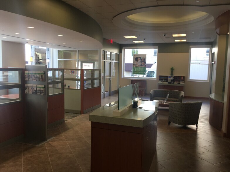 More Photos Of 385 George St, New Brunswick Restaurant For Lease